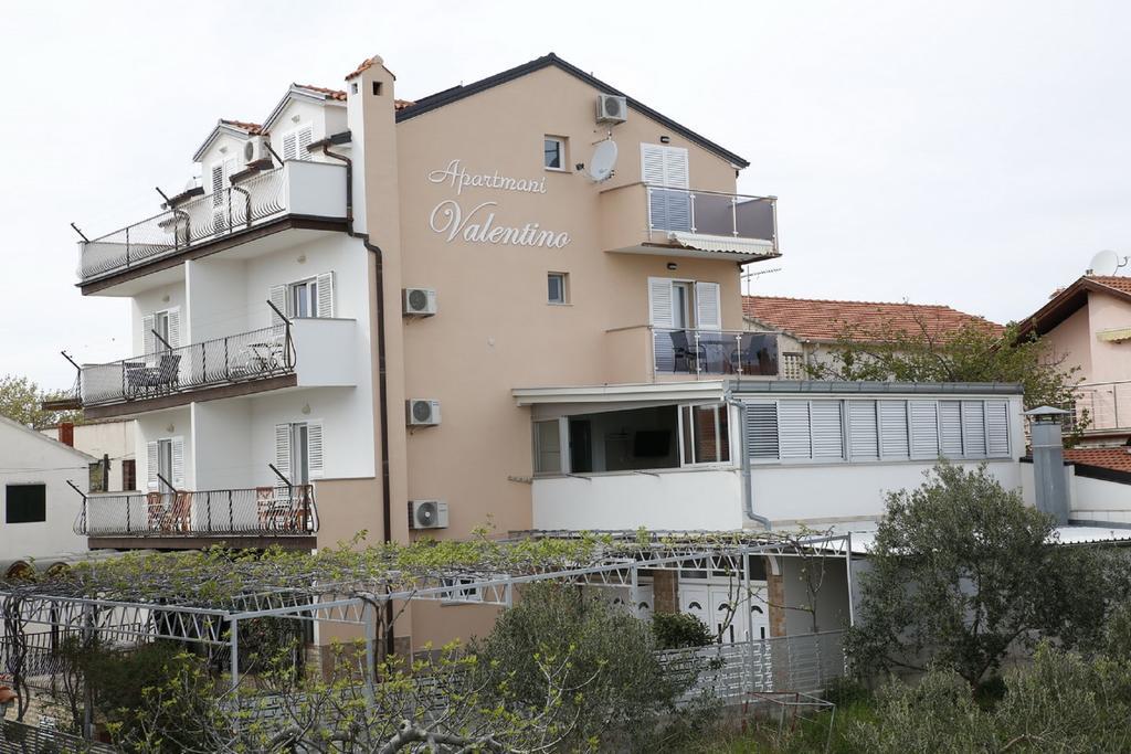 Apartments Valentino Vodice Eksteriør billede