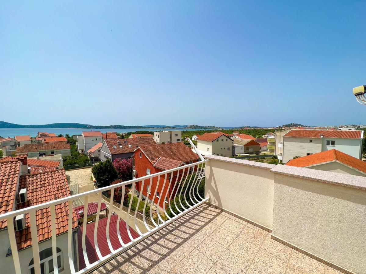 Apartments Valentino Vodice Eksteriør billede