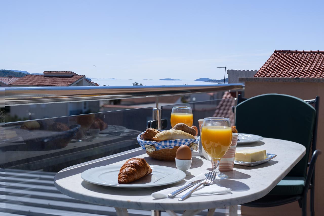 Apartments Valentino Vodice Eksteriør billede