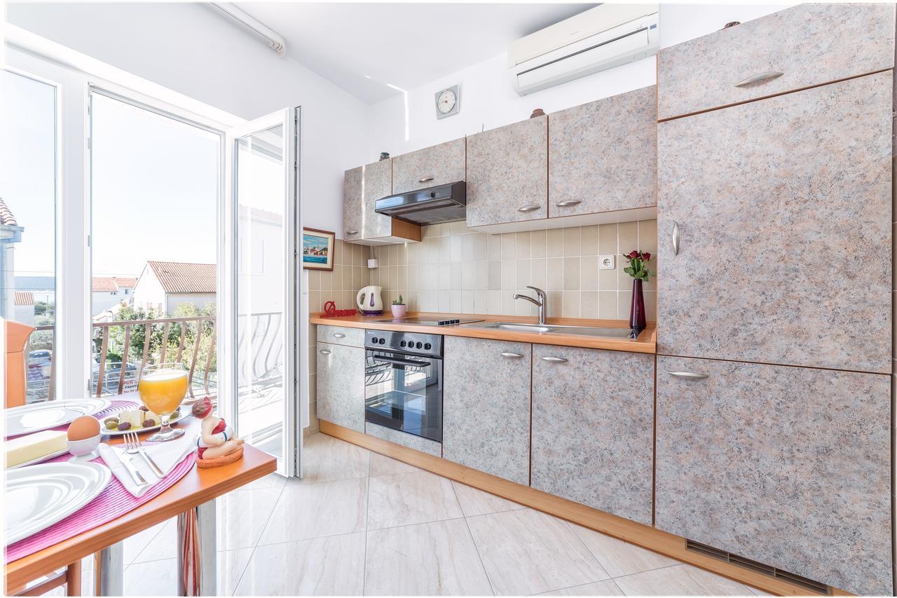 Apartments Valentino Vodice Eksteriør billede