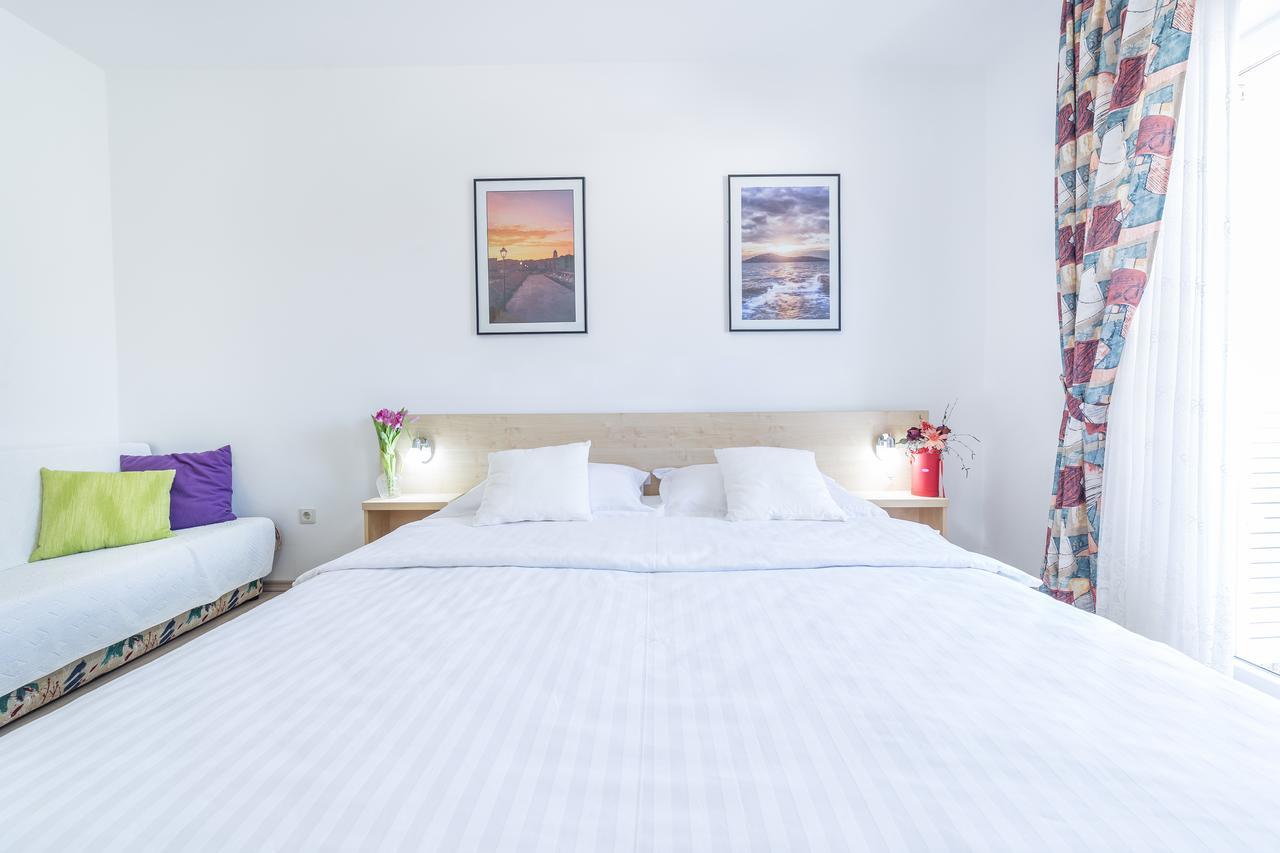 Apartments Valentino Vodice Eksteriør billede