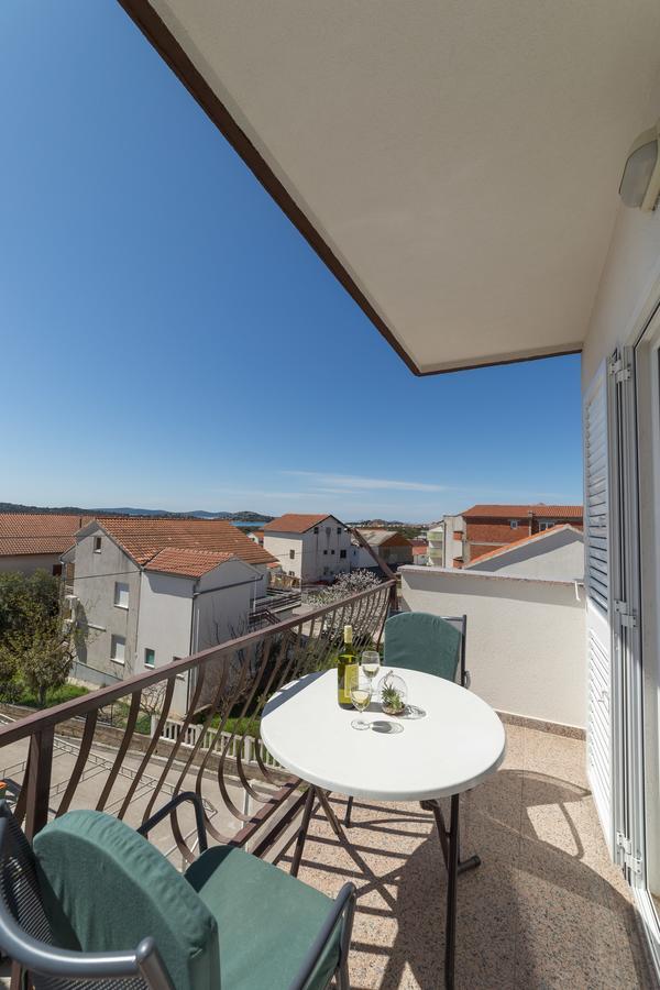 Apartments Valentino Vodice Eksteriør billede