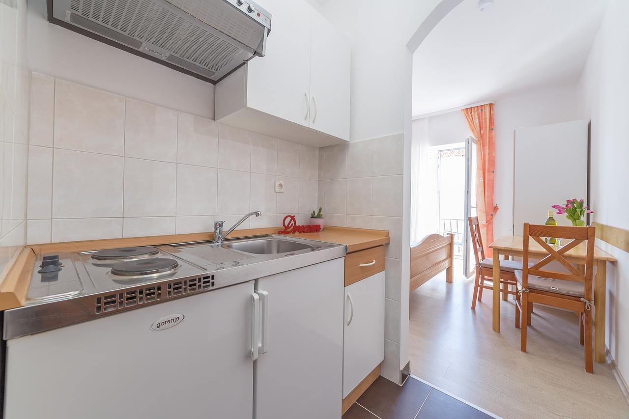 Apartments Valentino Vodice Eksteriør billede