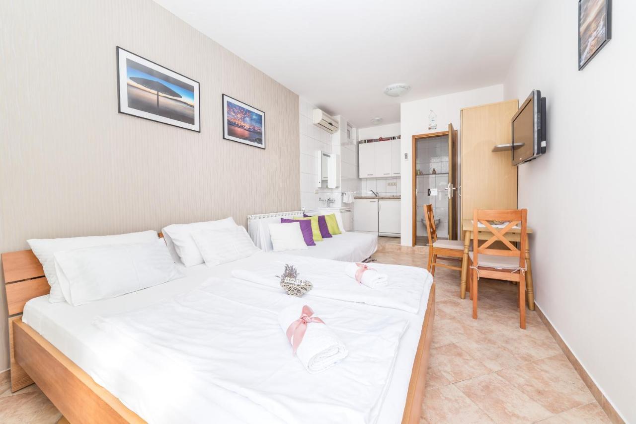 Apartments Valentino Vodice Eksteriør billede
